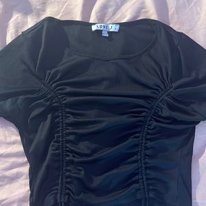 Stretches lots doesn’t feel tight